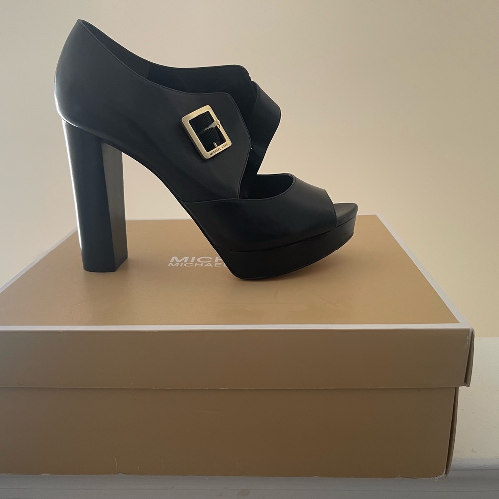 Michael Kors Eleni Platform